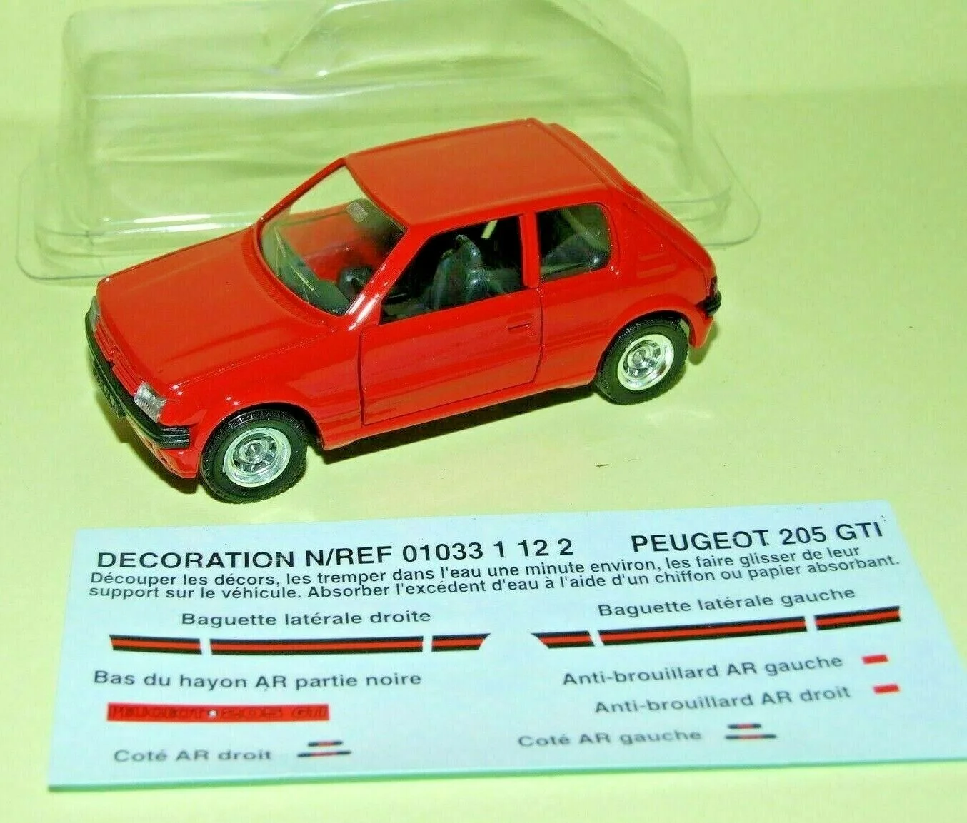PEUGEOT 205 GTI SOLIDO 1/43 vieille et rare miniature pour le plaisir de la finaliser sois même ideal pour diorama