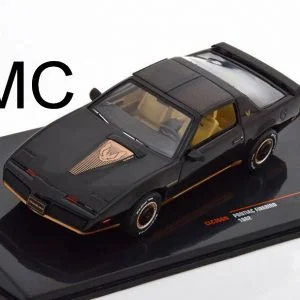 Pontiac Firebird Noir 1982 1:43 IXO  voiture americaine  de belle facture 