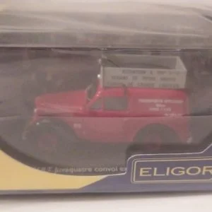 Renault Juvaquatre convoi exceptionel transports speciaux 1/43 ELIGOR