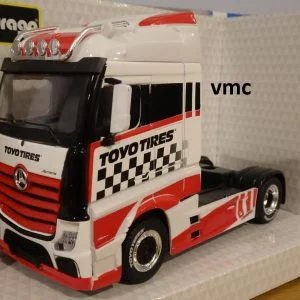 Mercedes Actros 2 Gigaspace tracteur camion Toyo Pneus 2016 BU32201 Mo 1/43