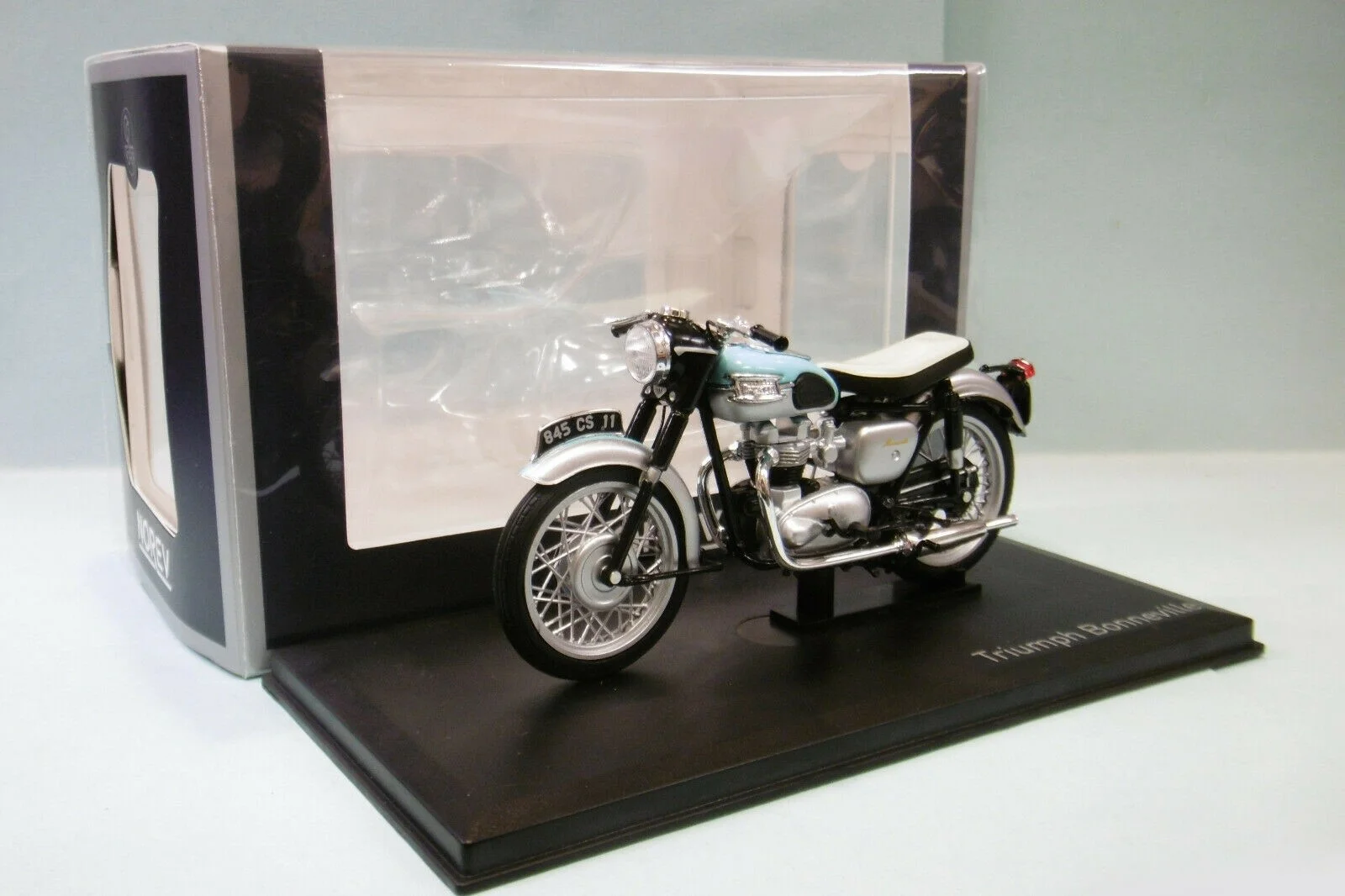 TRIUMPH BONNEVILLE 1959 MOTO NOREV 1/18 Réf 182040